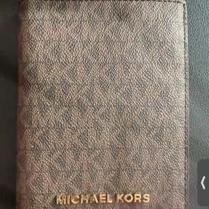 Micheal Kors wallet